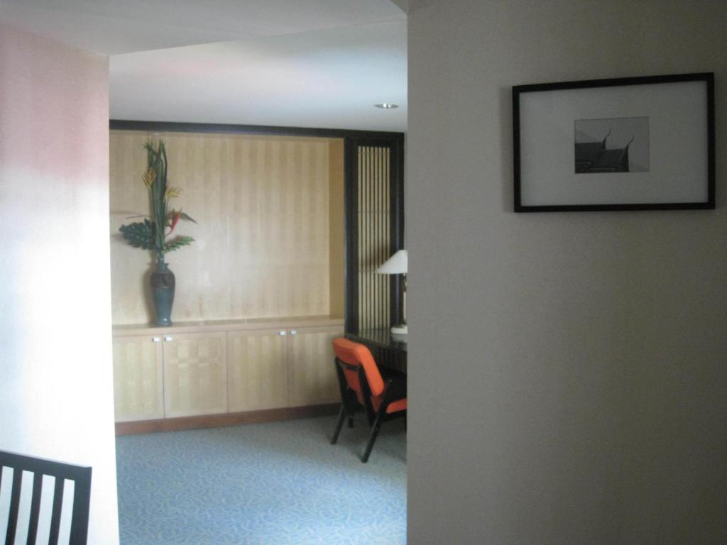 Gardengrove Suites Bangkok Pokoj fotografie